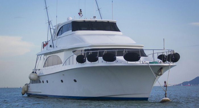 Cheoy Lee Yacht Rental